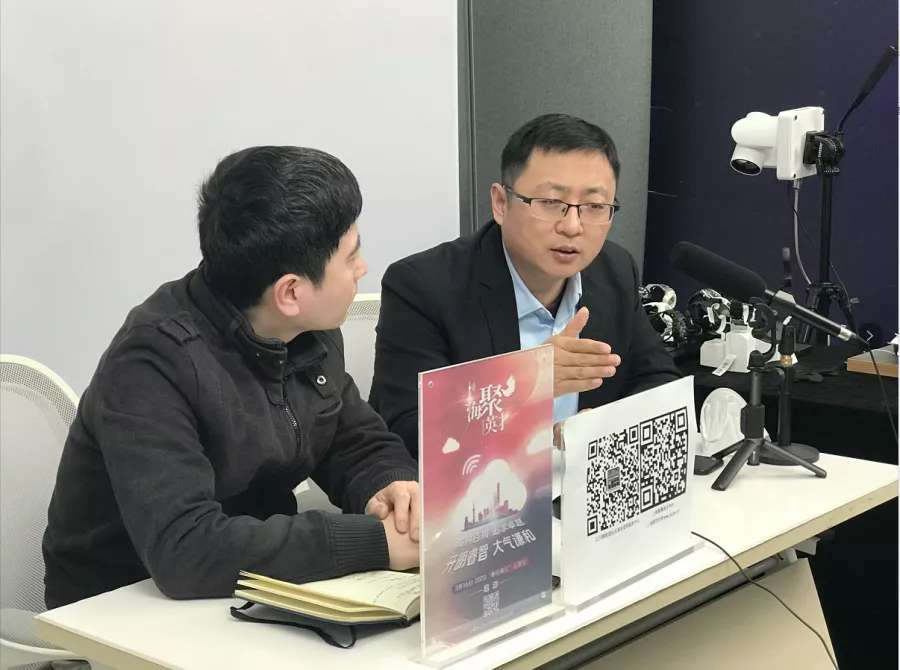 機器人“三劍客”！測體溫、會送藥、能消毒，就在閔行這里誕生……(圖6)